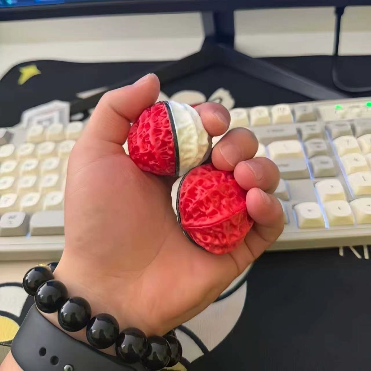 포켓몬 포켓볼 3D 월넛 레드 화이트 모양의 데스크탑  - Pokeball Cosplay Prop 리뷰 및 가격